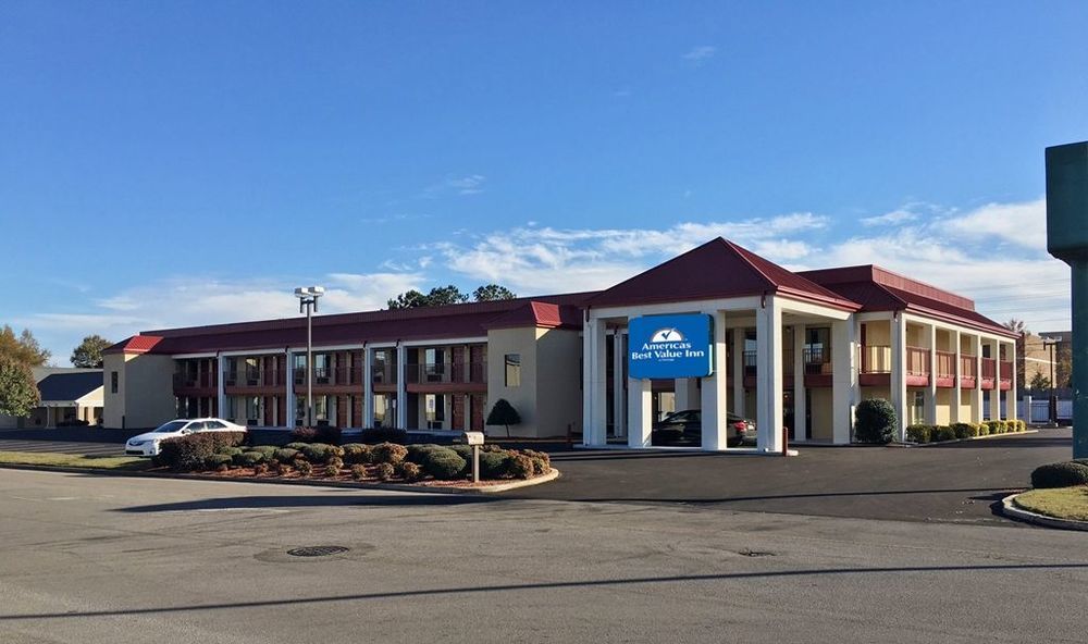 Americas Best Value Inn Tupelo Barnes Crossing Exterior foto