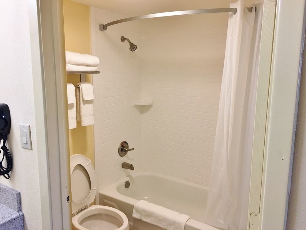 Americas Best Value Inn Tupelo Barnes Crossing Quarto foto