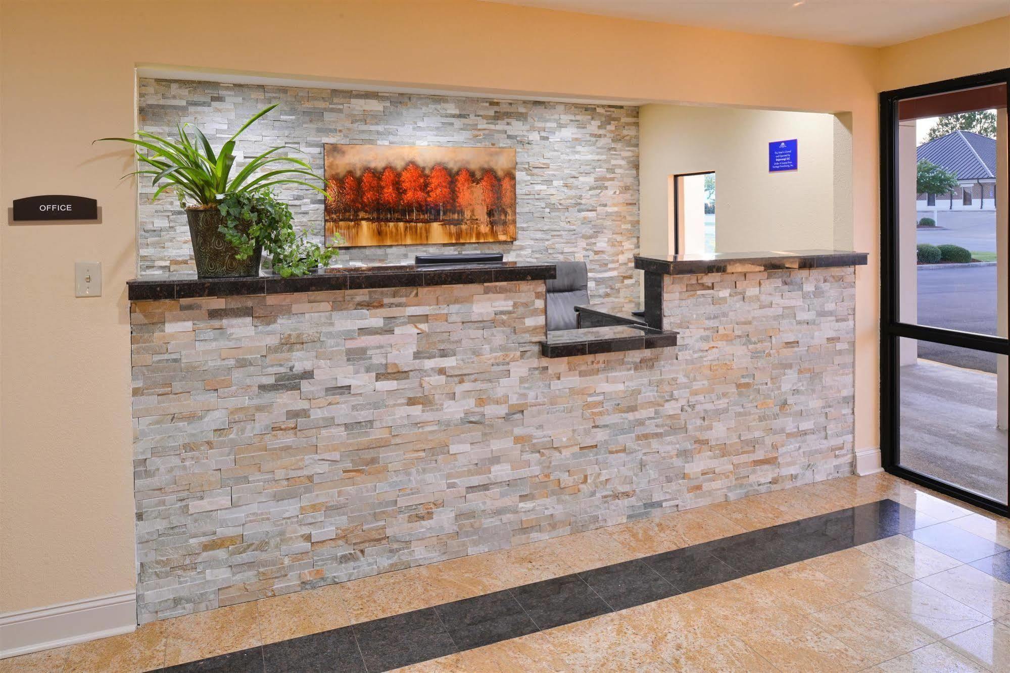 Americas Best Value Inn Tupelo Barnes Crossing Exterior foto