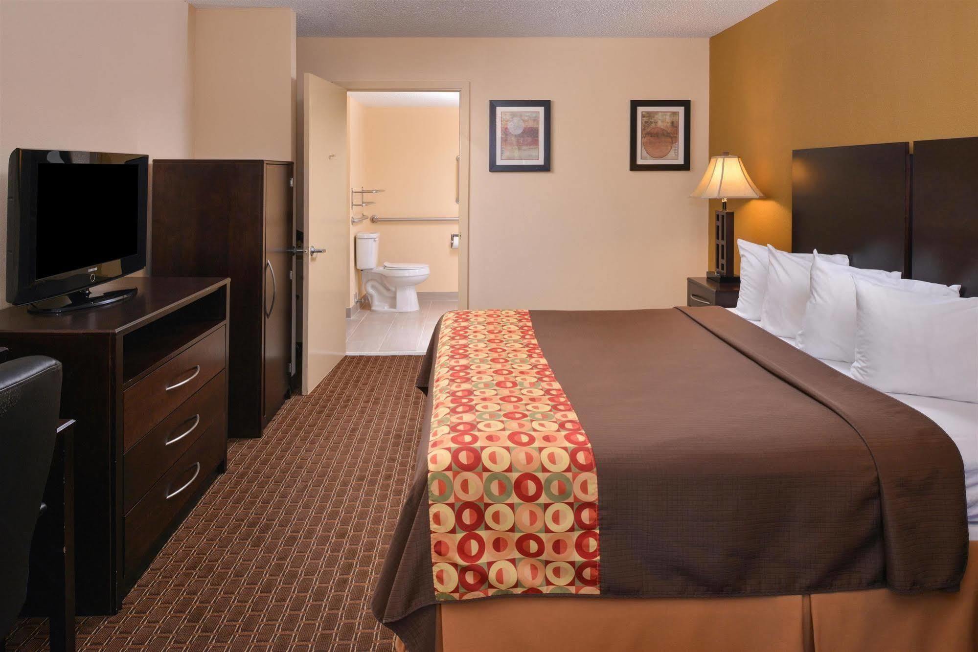 Americas Best Value Inn Tupelo Barnes Crossing Exterior foto